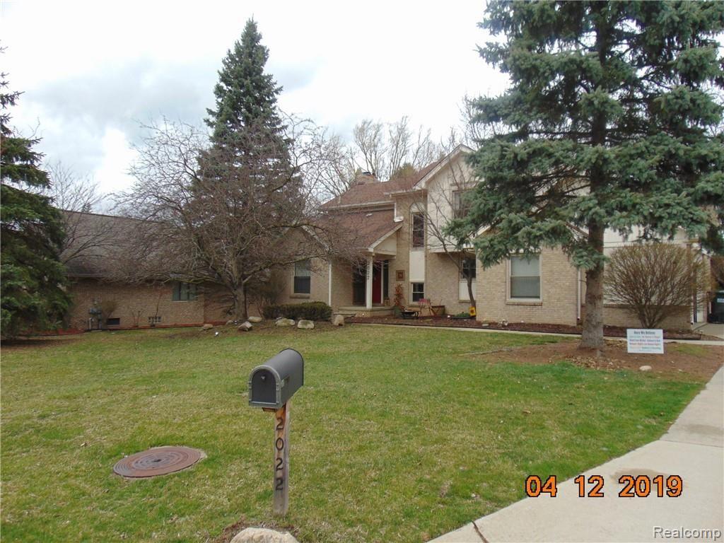 2022 Oak Leaf Court North Rochester, MI 48309 - Photo 1 of 17
