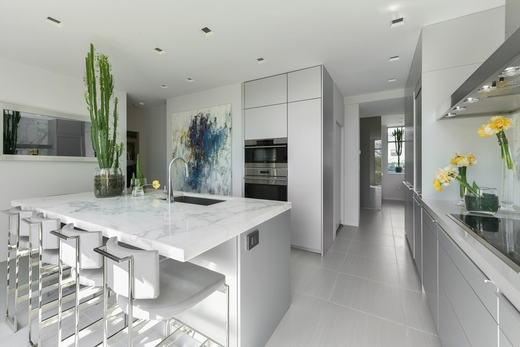 37 Somerset Road Lexington, MA 02420 - Photo 7 of 17 Gallery Image 7
