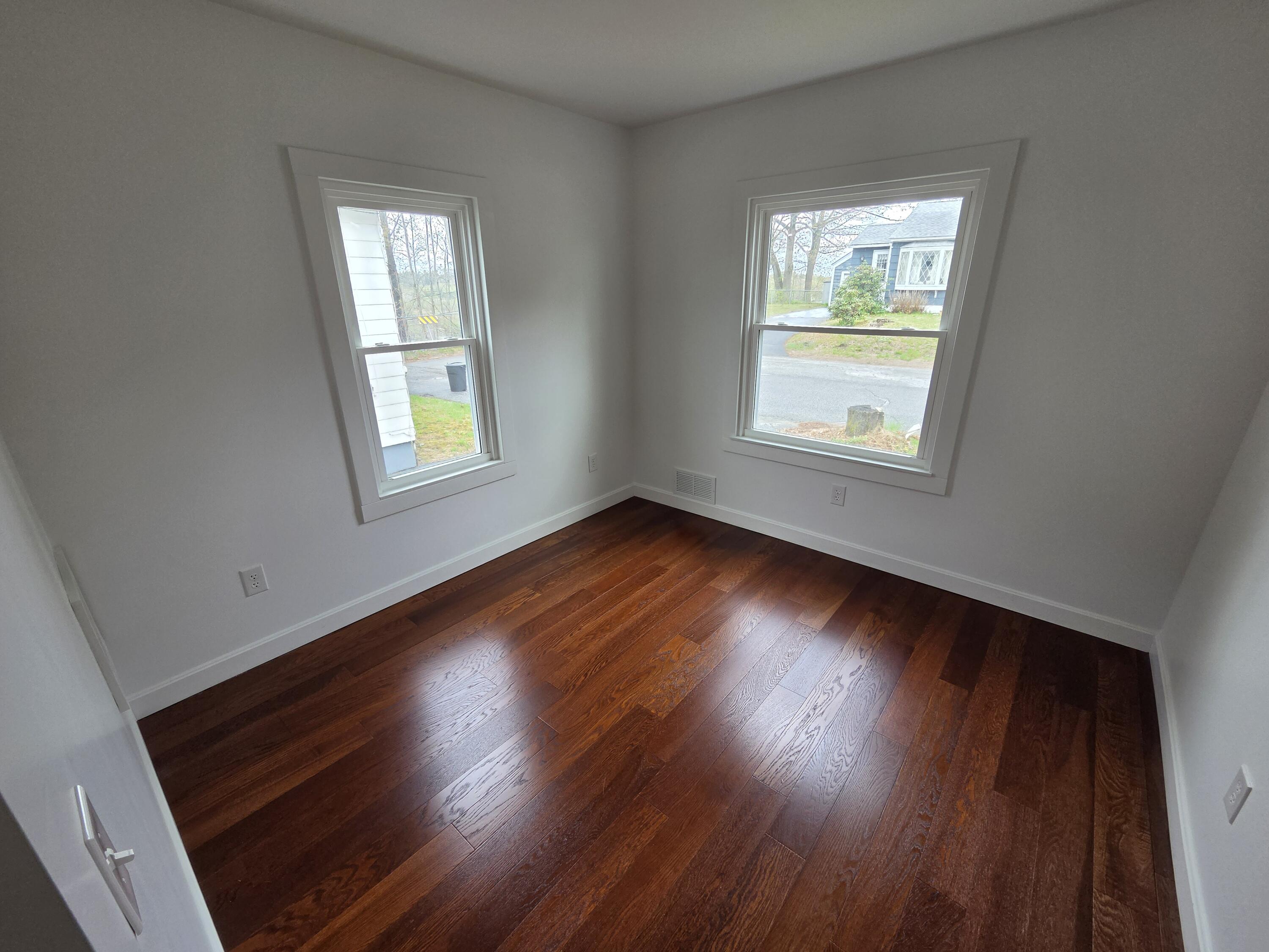 35 Webber Avenue Lewiston, ME 04240 - Photo 8 of 24 20260514_100715
