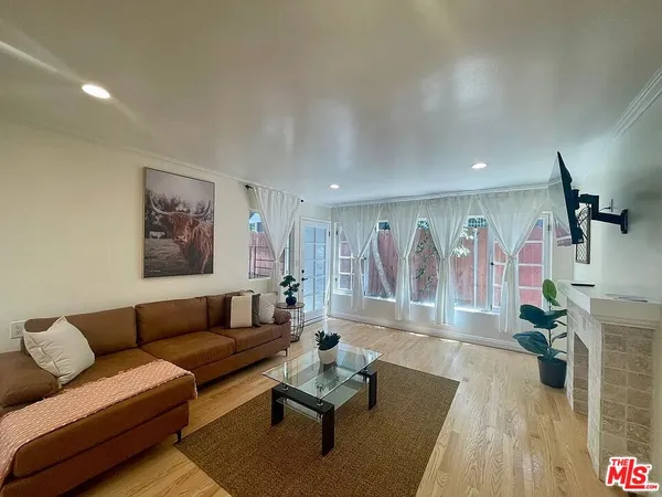 $7,000 | 834 Lincoln Boulevard, Unit 4, Santa Monica, CA 90403