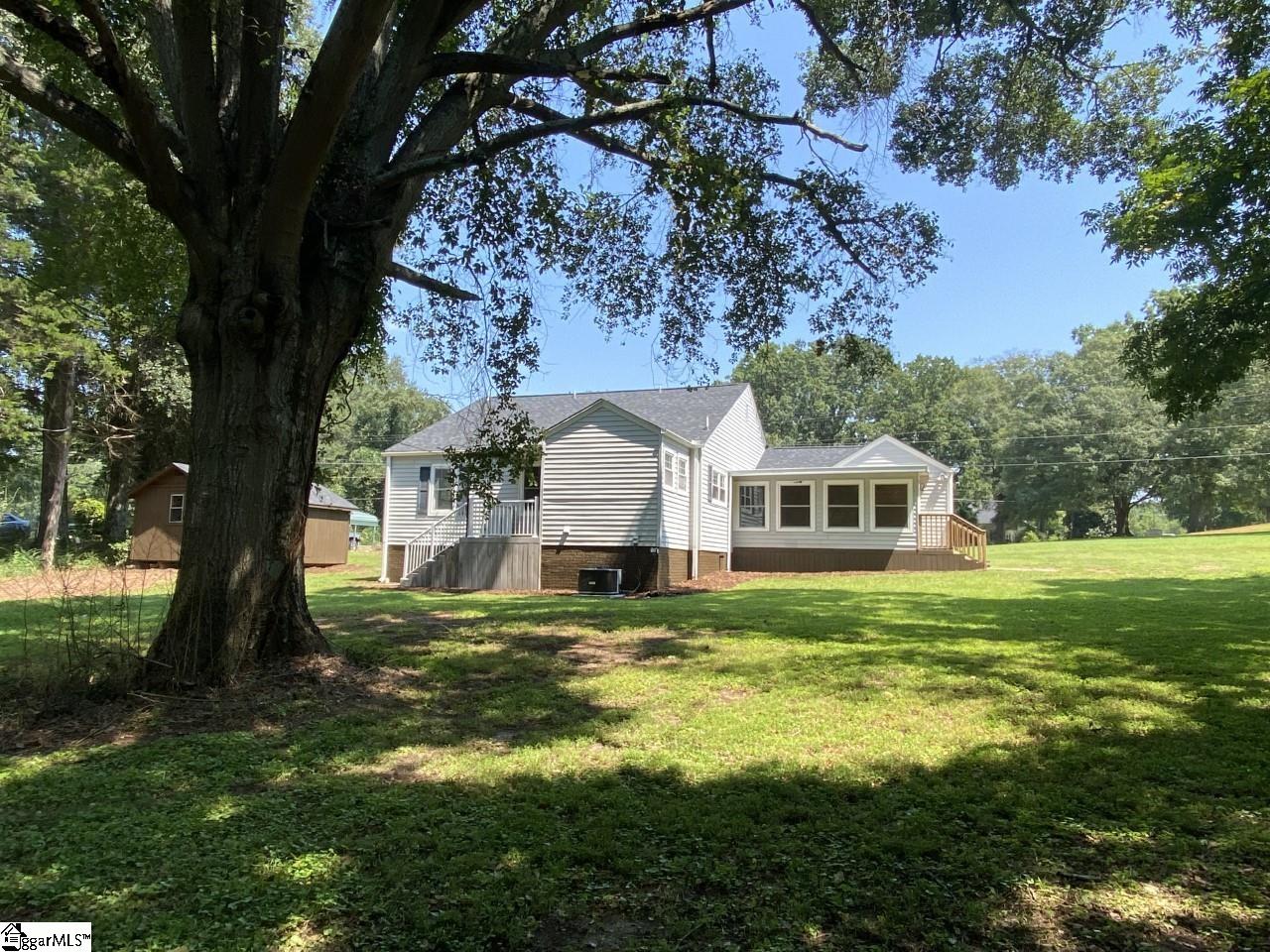 102 Garner Road Pickens, SC 29671 - Photo 4 of 23