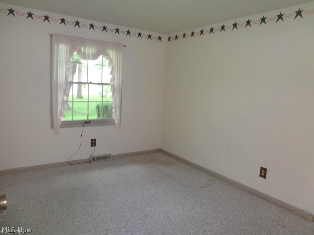 617 Airport Road Northwest Warren, OH 44481 - Photo 13 of 27 Gallery Image 13