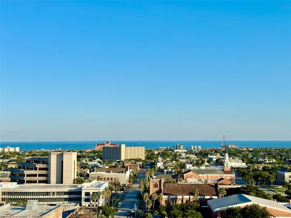 $3,350 | 2102 Mechanic Street, Unit 304, Galveston, TX 77550
