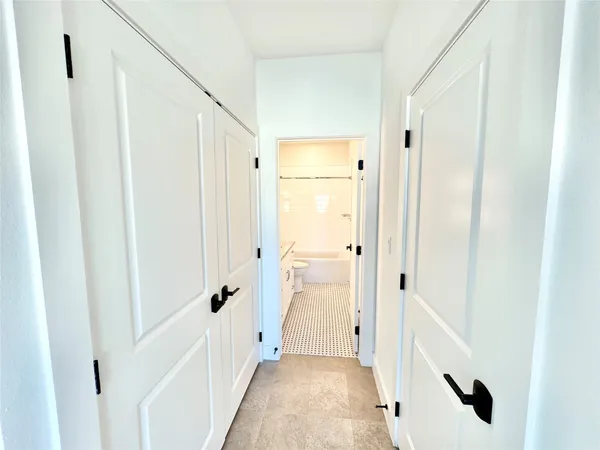 $3,350 | 2102 Mechanic Street, Unit 304, Galveston, TX 77550