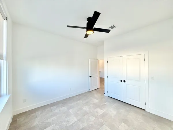 $3,350 | 2102 Mechanic Street, Unit 304, Galveston, TX 77550