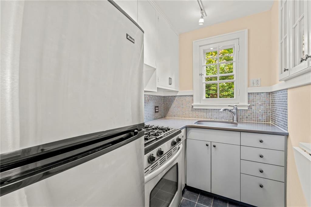 623 Olympia Road Pittsburgh, PA 15211 - Photo 9 of 43 Gallery Image 9
