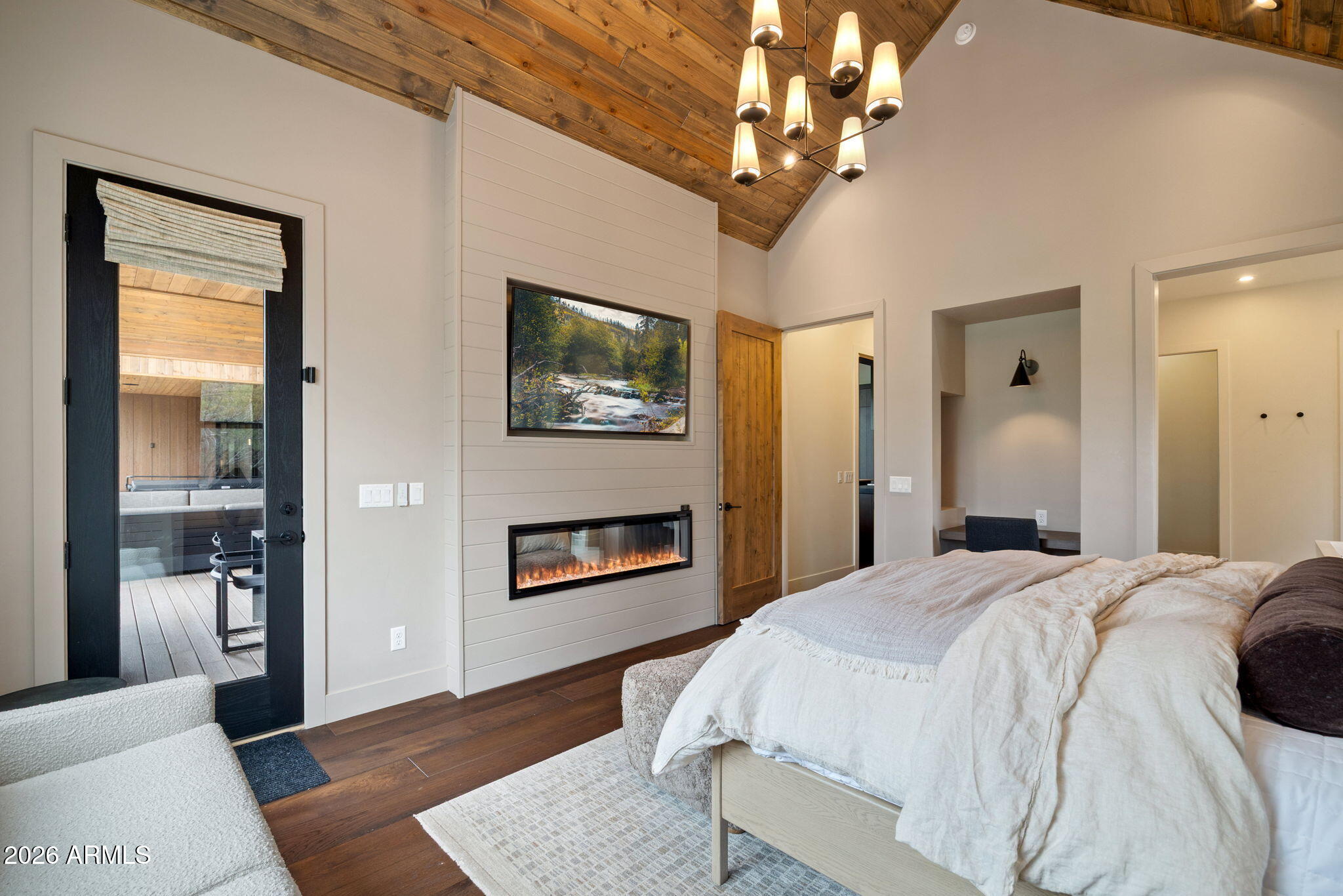 2441 South Monkshood Road Show Low, AZ 85901 - Photo 29 of 90 Master Suite