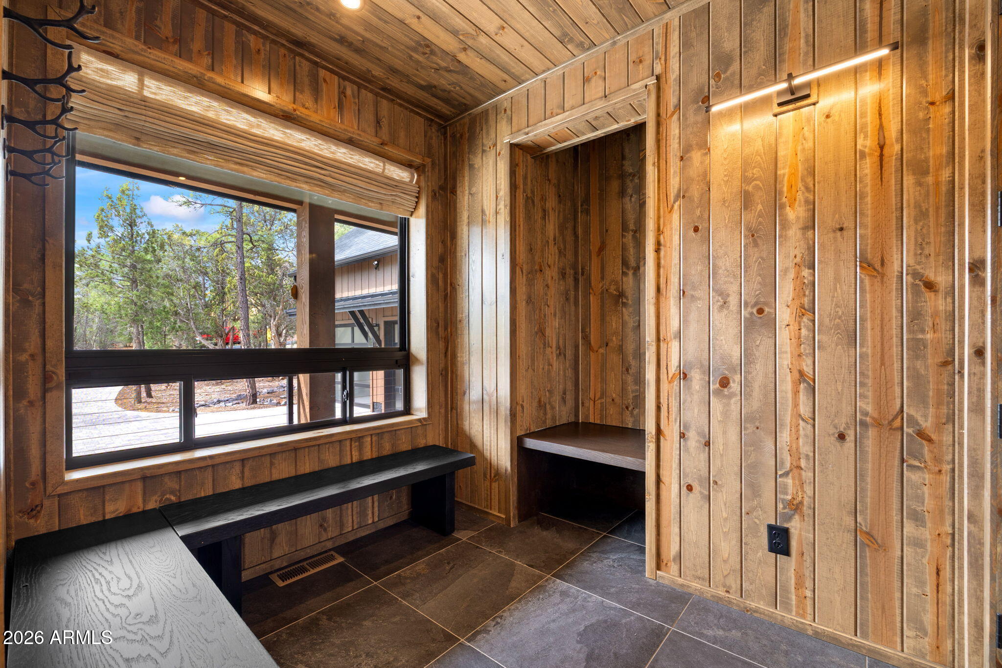 2441 South Monkshood Road Show Low, AZ 85901 - Photo 10 of 90 Mud Room Off Entry