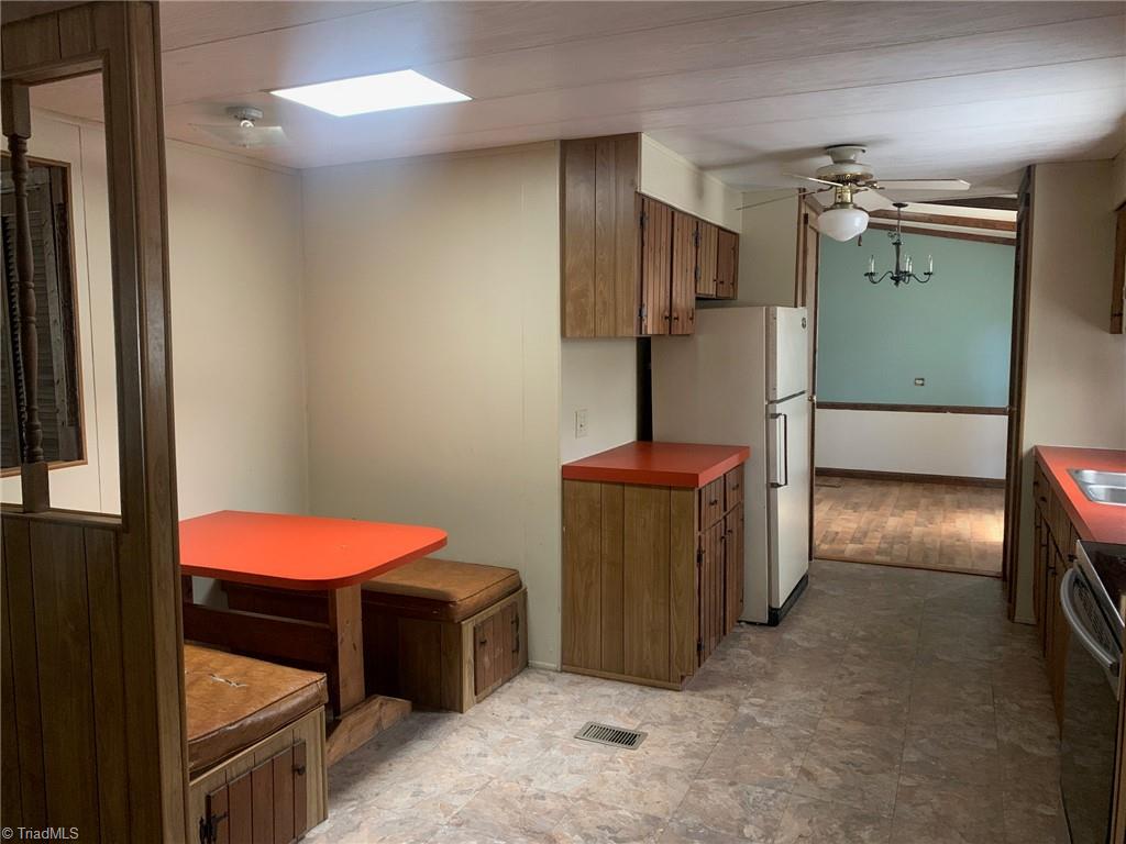 276 Holly Ridge Road West Jefferson, NC 28694 - Photo 13 of 25 Gallery Image 13