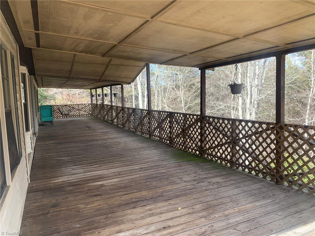 276 Holly Ridge Road West Jefferson, NC 28694 - Photo 6 of 25 Gallery Image 6