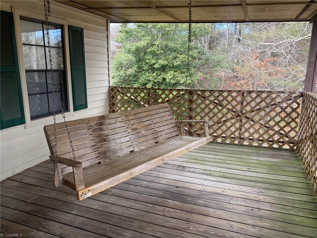 276 Holly Ridge Road West Jefferson, NC 28694 - Photo 7 of 25 Gallery Image 7