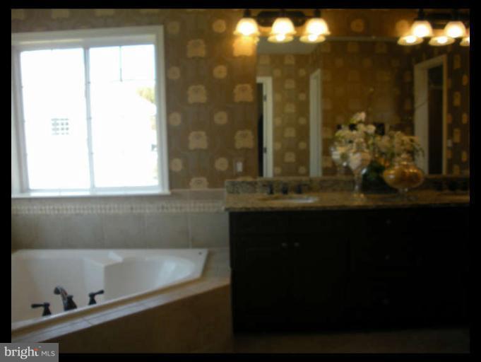 8606 Alexa Road Clinton, MD 20735 - Photo 11 of 21 Interior (General)