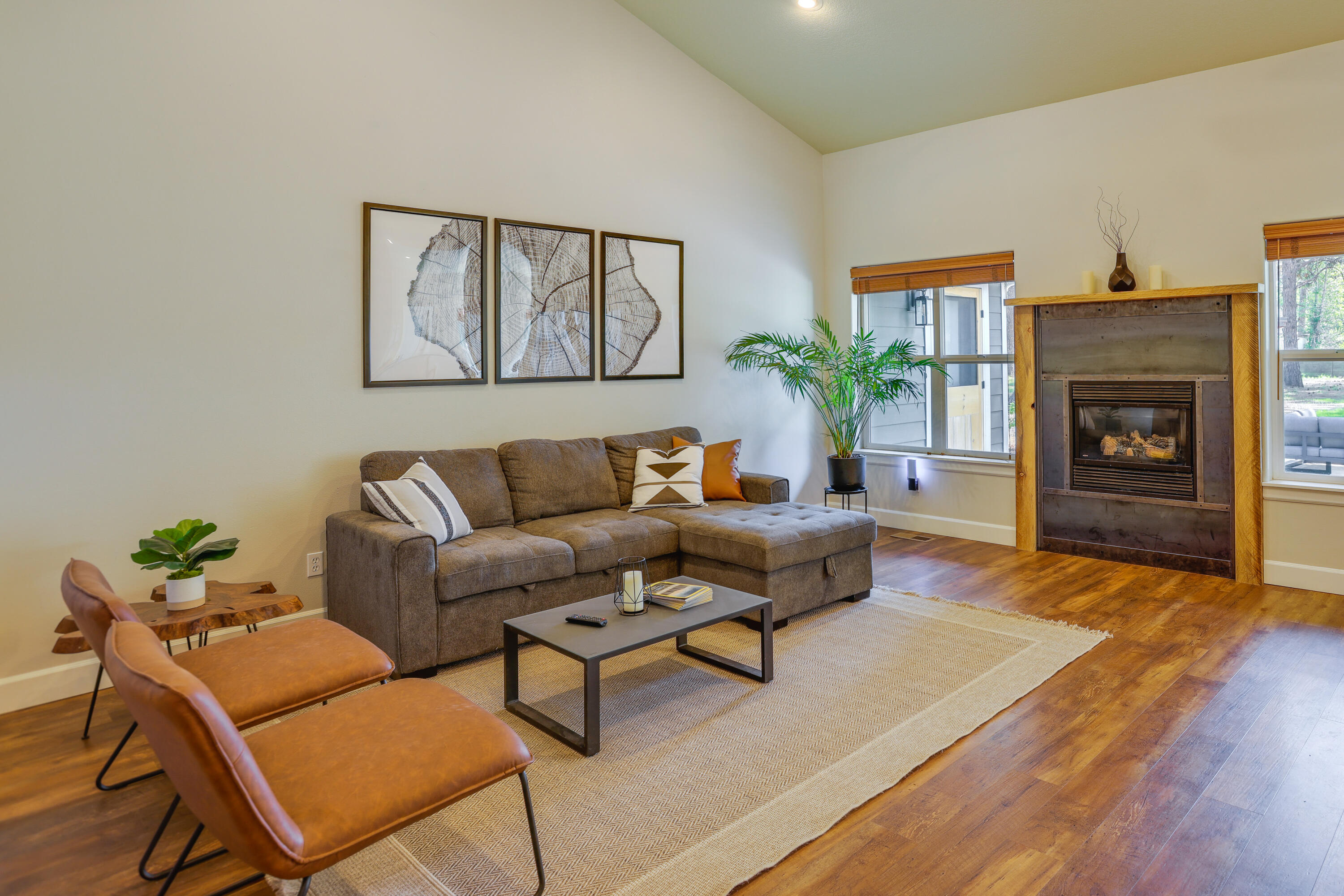 59922 Navajo Road Bend, OR 97702 - Photo 8 of 49 Set-020
