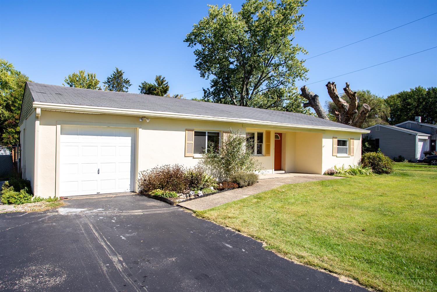 862 Locust Corner Road Cincinnati, OH 45245 - Photo 2 of 27 Gallery Image 2