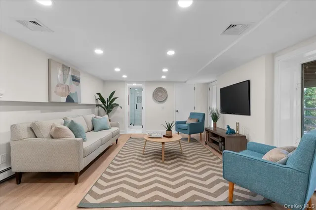 $1,095,000 | 27 Valley Avenue, Locust Valley, NY 11560