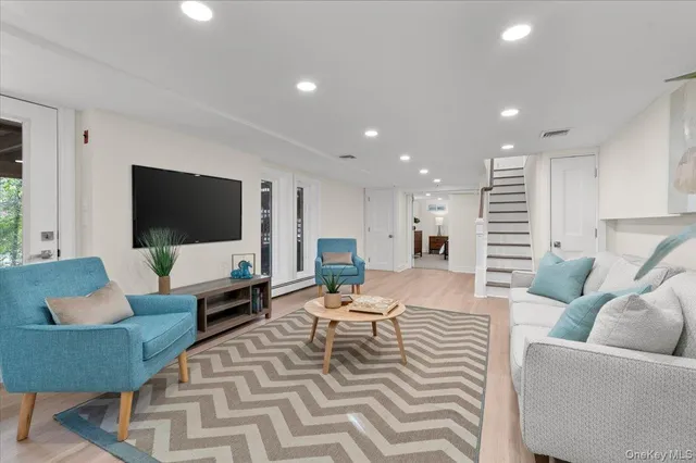 $1,095,000 | 27 Valley Avenue, Locust Valley, NY 11560