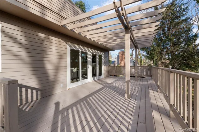 $1,095,000 | 27 Valley Avenue, Locust Valley, NY 11560