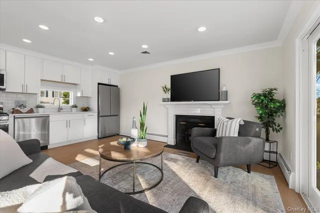 $1,095,000 | 27 Valley Avenue, Locust Valley, NY 11560