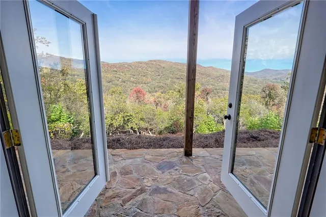 $749,000 | 556 Summer Lane, Clayton, GA 30525