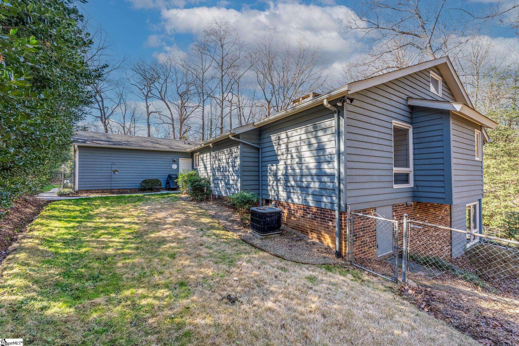 304 Hammett Road Greer, SC 29650 - Photo 11 of 36