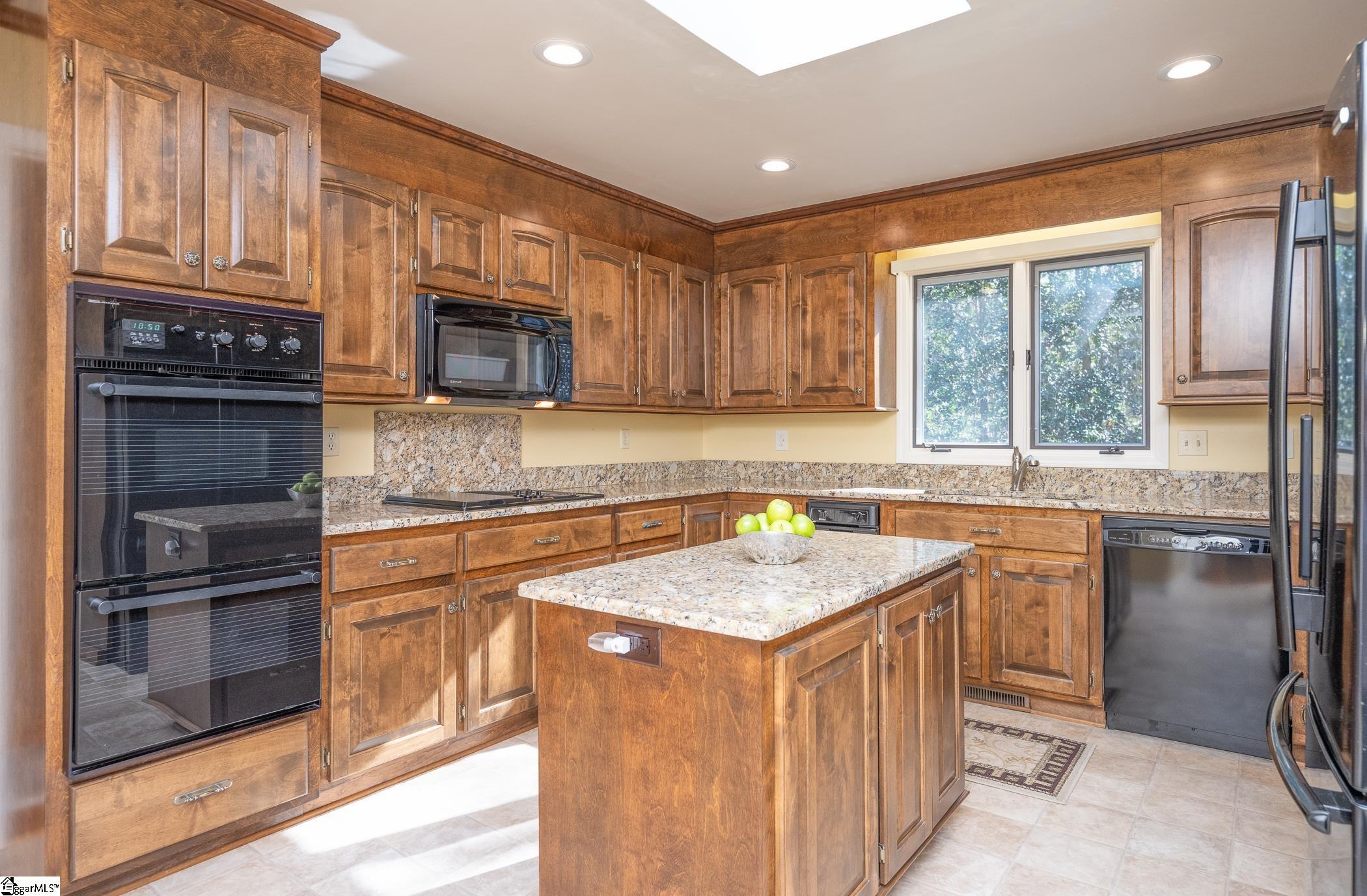 304 Hammett Road Greer, SC 29650 - Photo 24 of 36