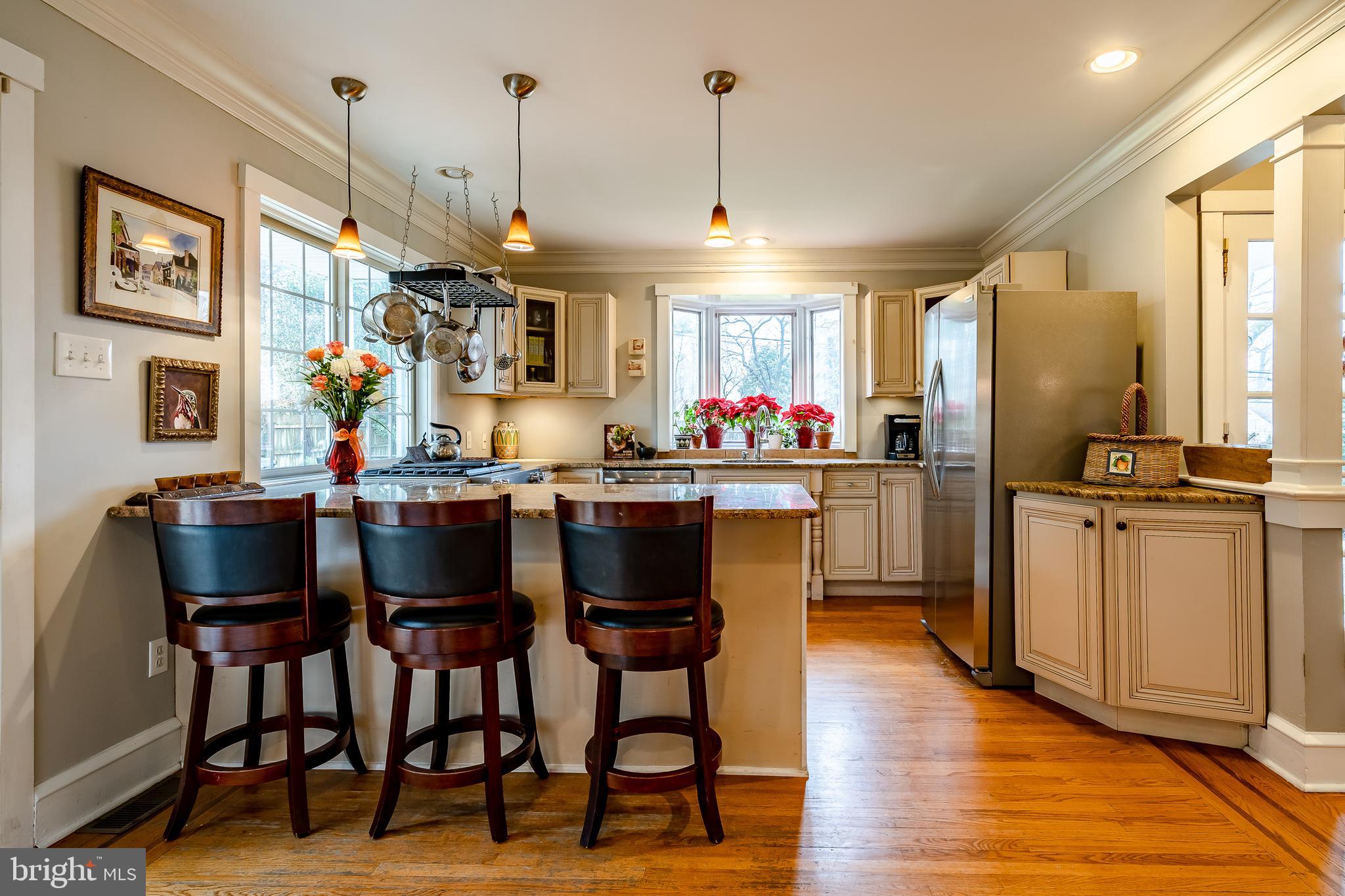 104 Arlington Road Paoli, PA 19301 - Photo 16 of 49 Kitchen with breakfast bar