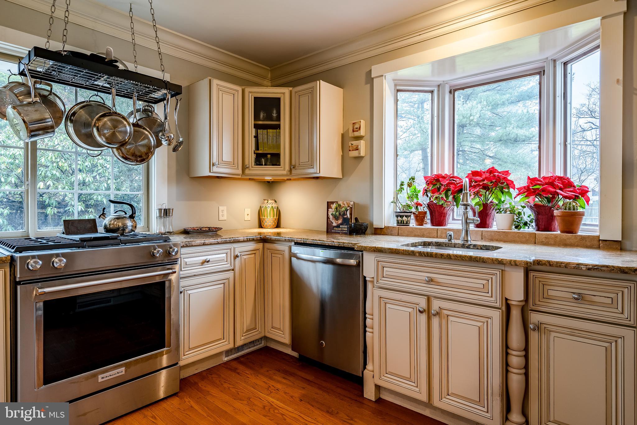 104 Arlington Road Paoli, PA 19301 - Photo 19 of 49 Stainless applinaces