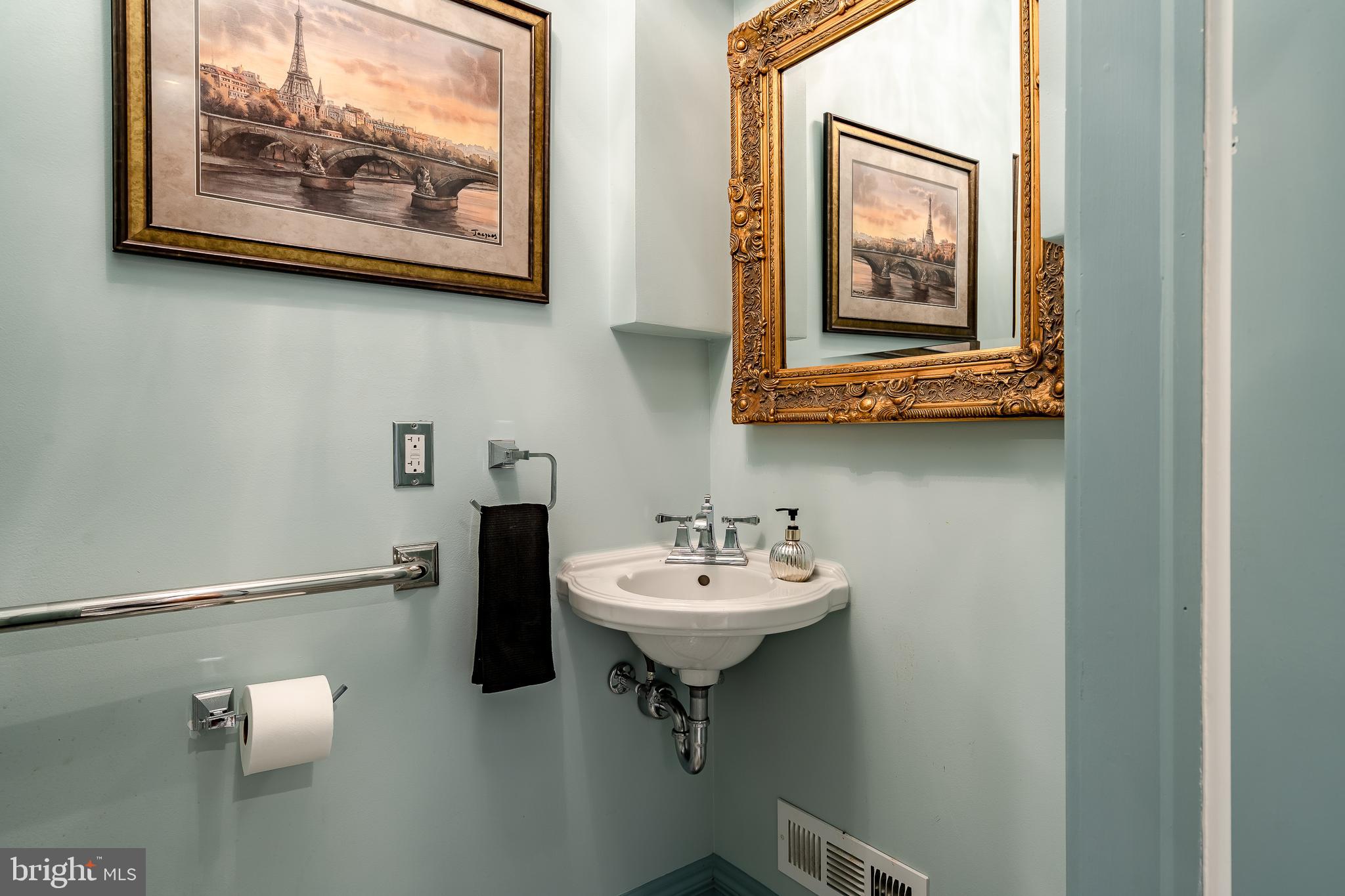104 Arlington Road Paoli, PA 19301 - Photo 28 of 49 Updated powder room