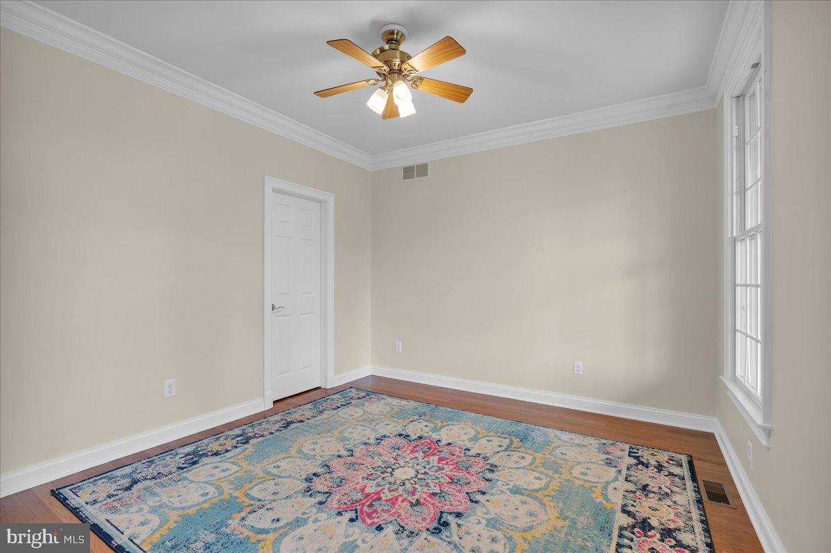 355 Auburn Road Pilesgrove, NJ 08098 - Photo 4 of 38
