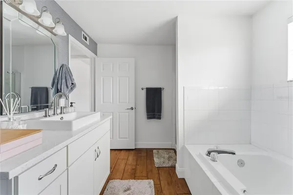 $2,100 | 13838 Fairway Island Drive, Unit 1436, Orlando, FL 32837