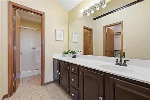 $345,000 | 430 West Skylark Circle, Gardner, KS 66030