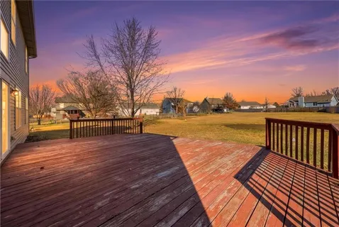 $345,000 | 430 West Skylark Circle, Gardner, KS 66030