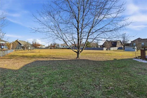 $345,000 | 430 West Skylark Circle, Gardner, KS 66030