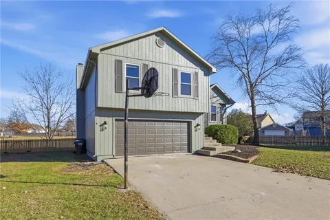 $345,000 | 430 West Skylark Circle, Gardner, KS 66030
