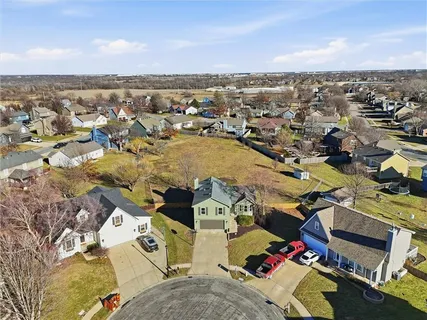 $345,000 | 430 West Skylark Circle, Gardner, KS 66030