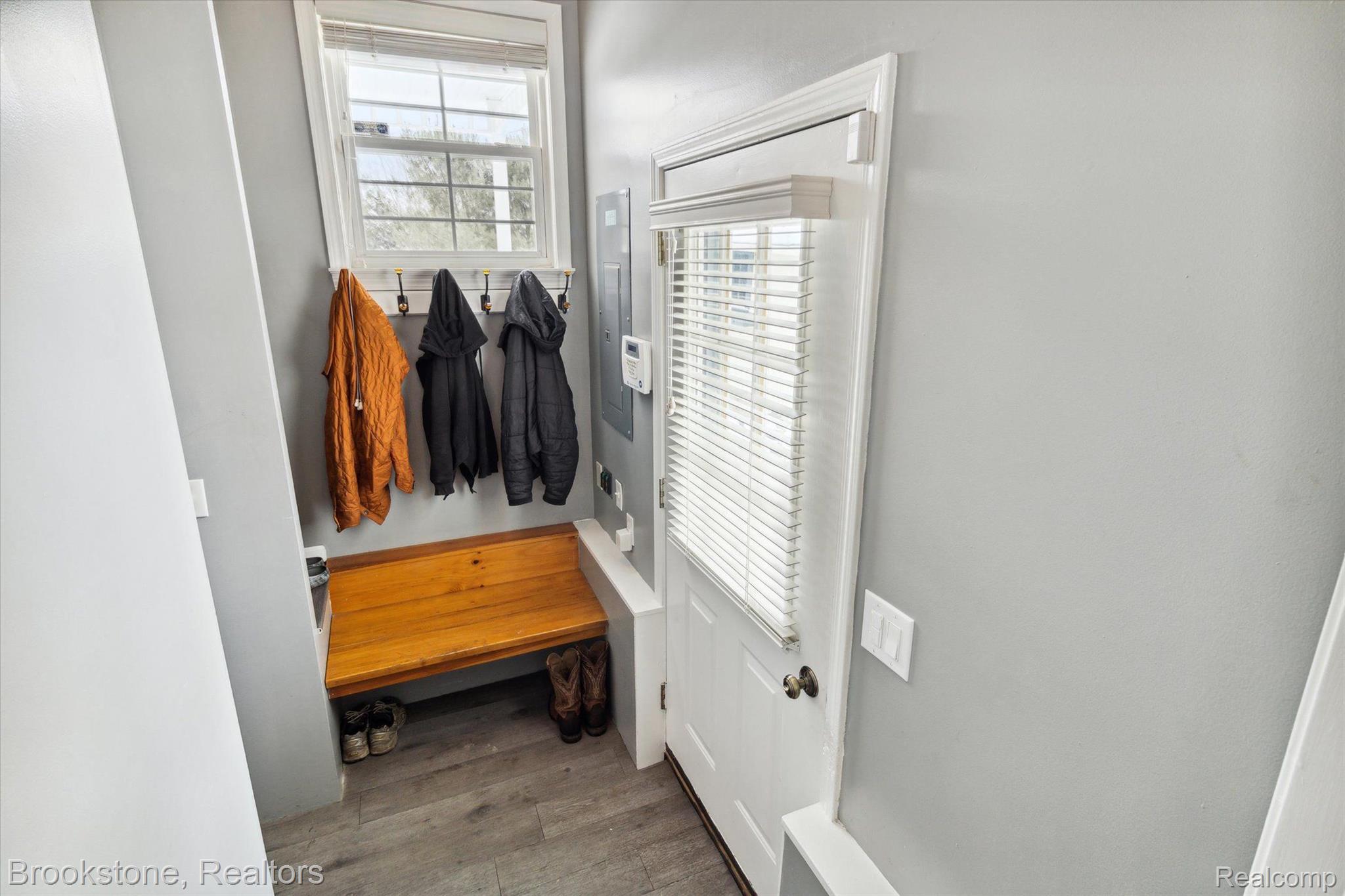 4312 North Irish Road Davison, MI 48423 - Photo 46 of 95 Main level, back entry door, drop zone