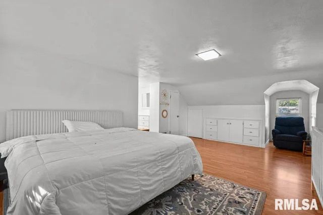 $2,000 | 2612 23rd Avenue, Rock Island, IL 61201