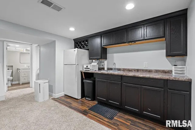 $2,000 | 2612 23rd Avenue, Rock Island, IL 61201