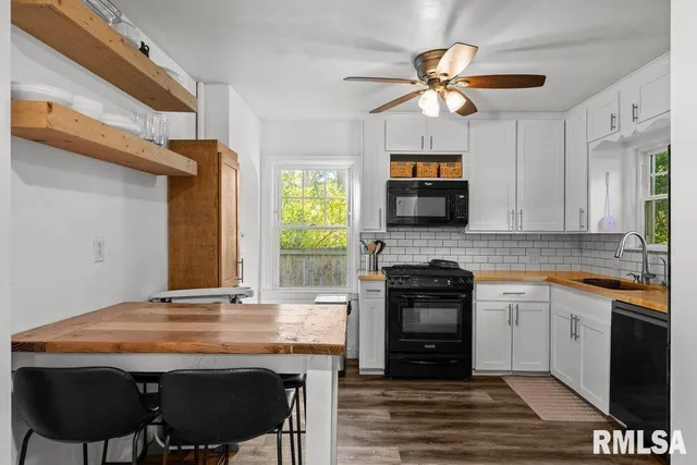 $2,000 | 2612 23rd Avenue, Rock Island, IL 61201