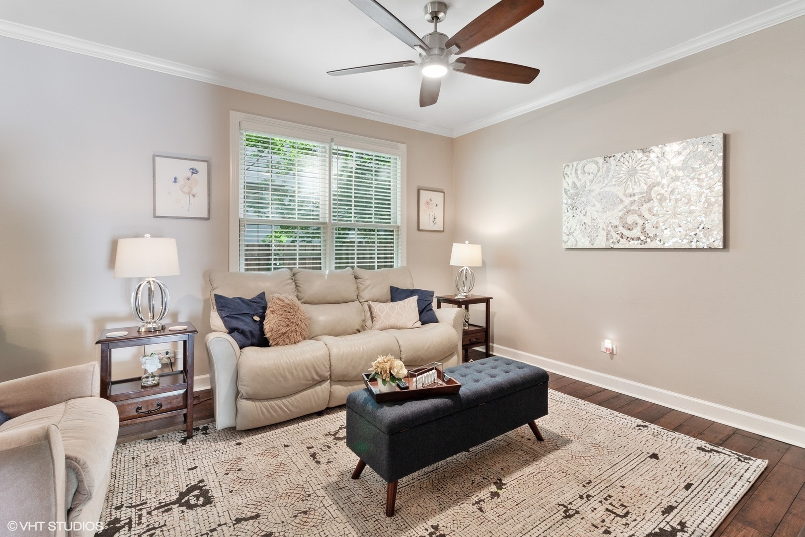 972 West Irving Park Road, Unit 3 Bensenville, IL 60106 - Photo 3 of 19 a living room with furniture and a rug