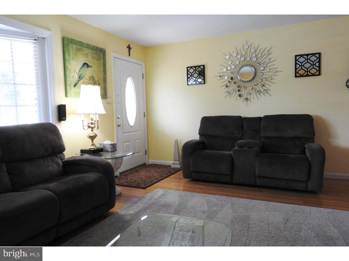 2351 Winding Road Hatboro, PA 19040 - Photo 3 of 18 Living Room