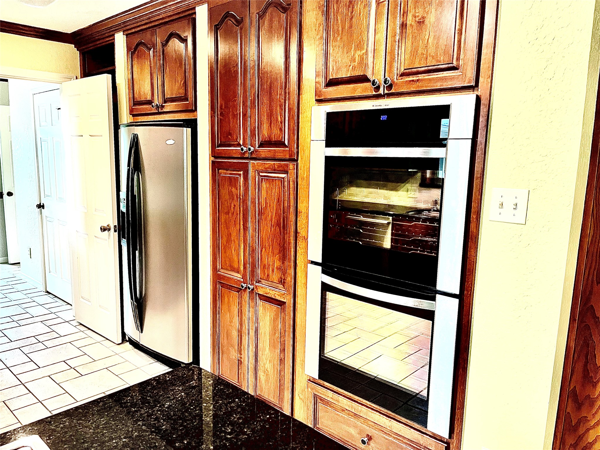 37243 FM 521 Road Bay City, TX 77414 - Photo 7 of 50 The Electrolux double convection oven will come in very handy!