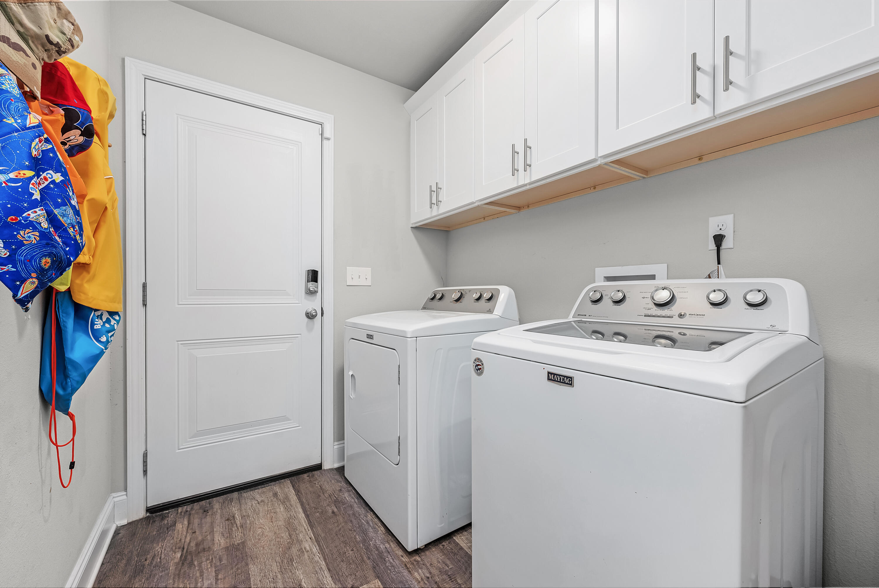 820 Hilltop Road Mary Esther, FL 32569 - Photo 29 of 47 a utility room with dryer and washer