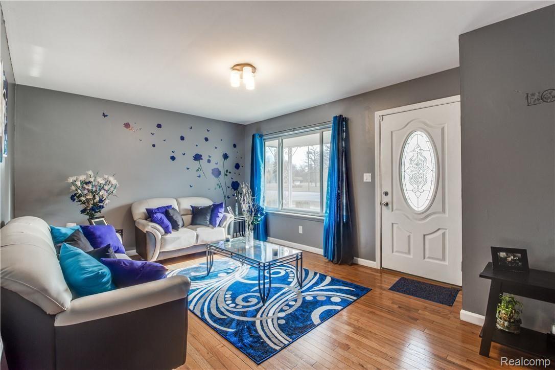 18367 East 13 Mile Road Fraser, MI 48026 - Photo 4 of 41 INTERIORS (1 of 33).jpg