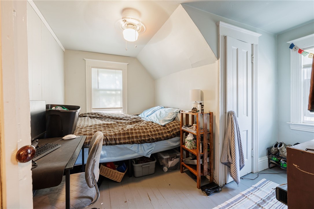 28 Raymond Street Rochester, NY 14620 - Photo 27 of 28 28.5 Raymond upstairs room 3, 3rd floor