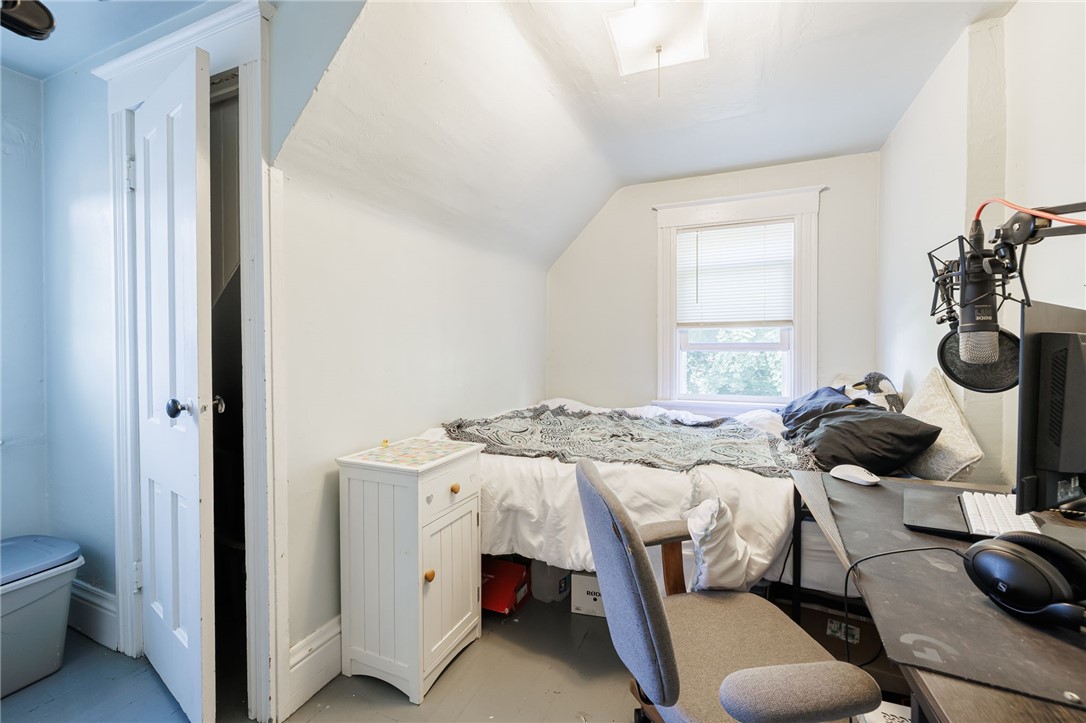 28 Raymond Street Rochester, NY 14620 - Photo 28 of 28 28.5 Raymond upstairs room 4, 3rd floor