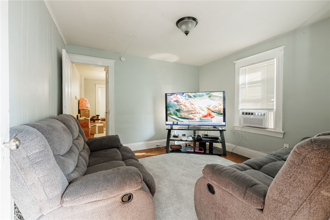28 Raymond Street Rochester, NY 14620 - Photo 3 of 28 28 Raymond Living Room
