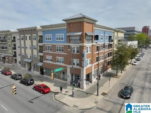 $2,100 | 401 20th Street South, Unit 212, Birmingham, AL 35233
