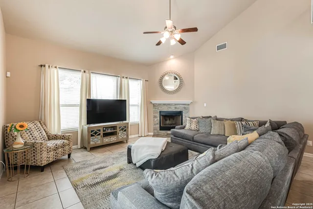 $2,650 | 24735 Buck Creek, San Antonio, TX 78255