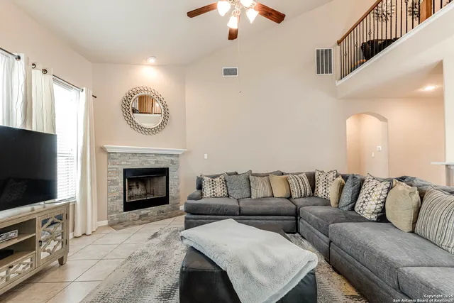 $2,650 | 24735 Buck Creek, San Antonio, TX 78255